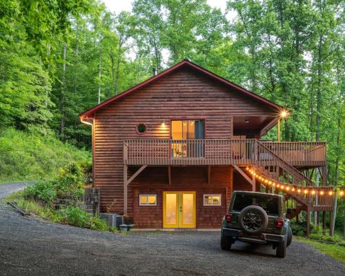 Gerton House | Majestic - Modern Cabin, Hot Tub, & Game Room!