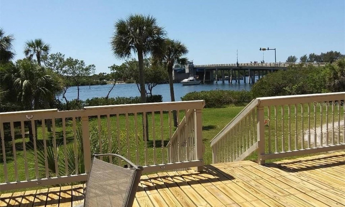Englewood House | Manasota Beach, Englewood. Bay Front Home. Beach at Approx. 600ft