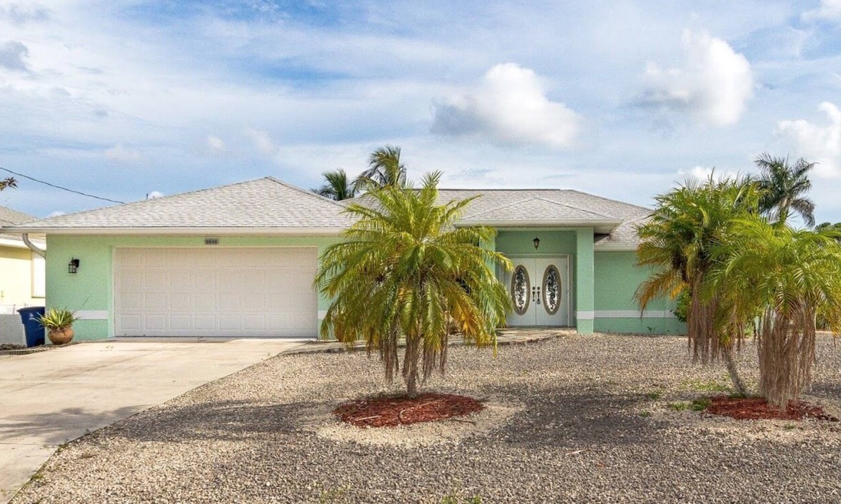 Saint James City House | Manatee Bay Serenity ​​​​​​Beautifully appointed 3 bedroom 2 bath, waterfront pool home in St. James City, Florida!