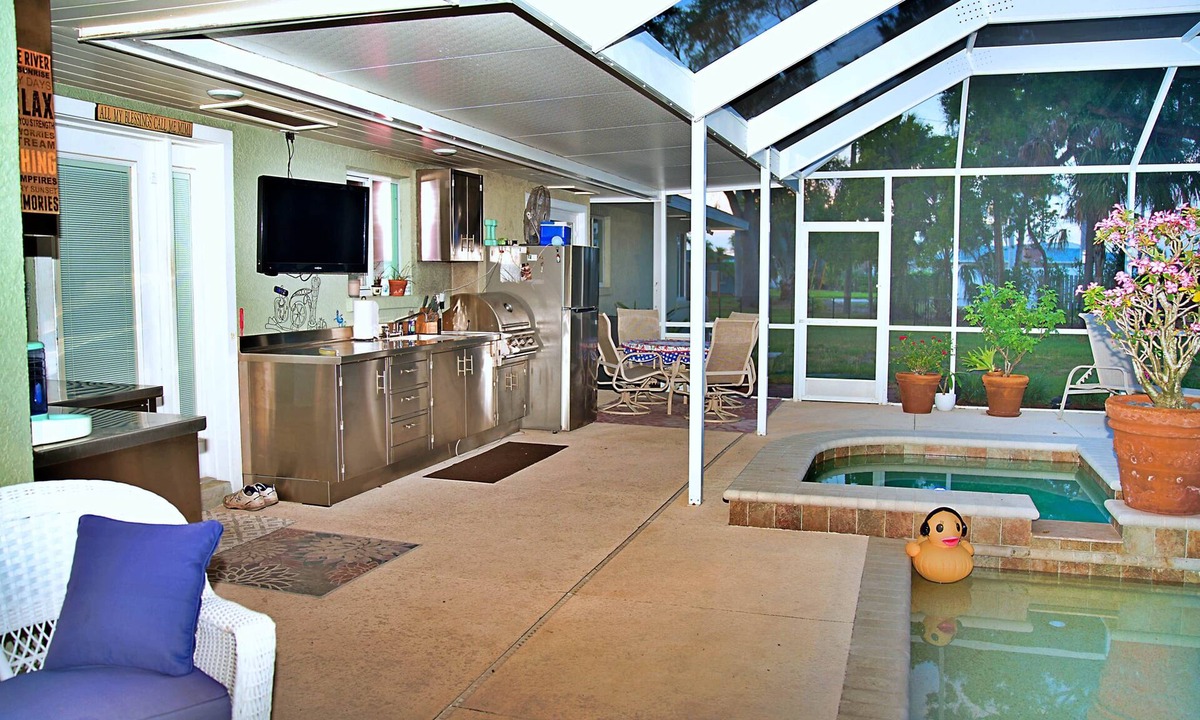 Bradenton House | Manatee River Bungalows Waterfront home