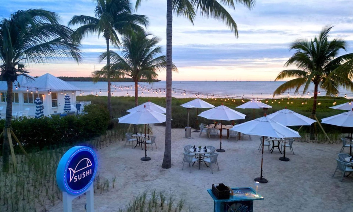Marathon Hotel | Marathon Beachfront | 2 Queens + Veranda