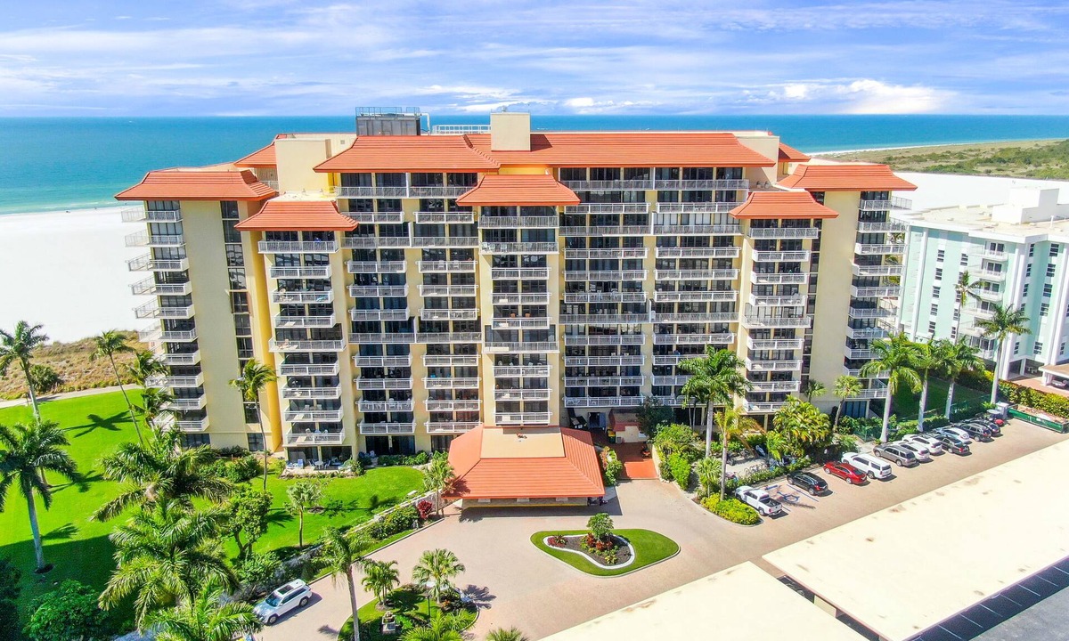 Marco Island Condo | Marco Island beachfront walk-out unit!