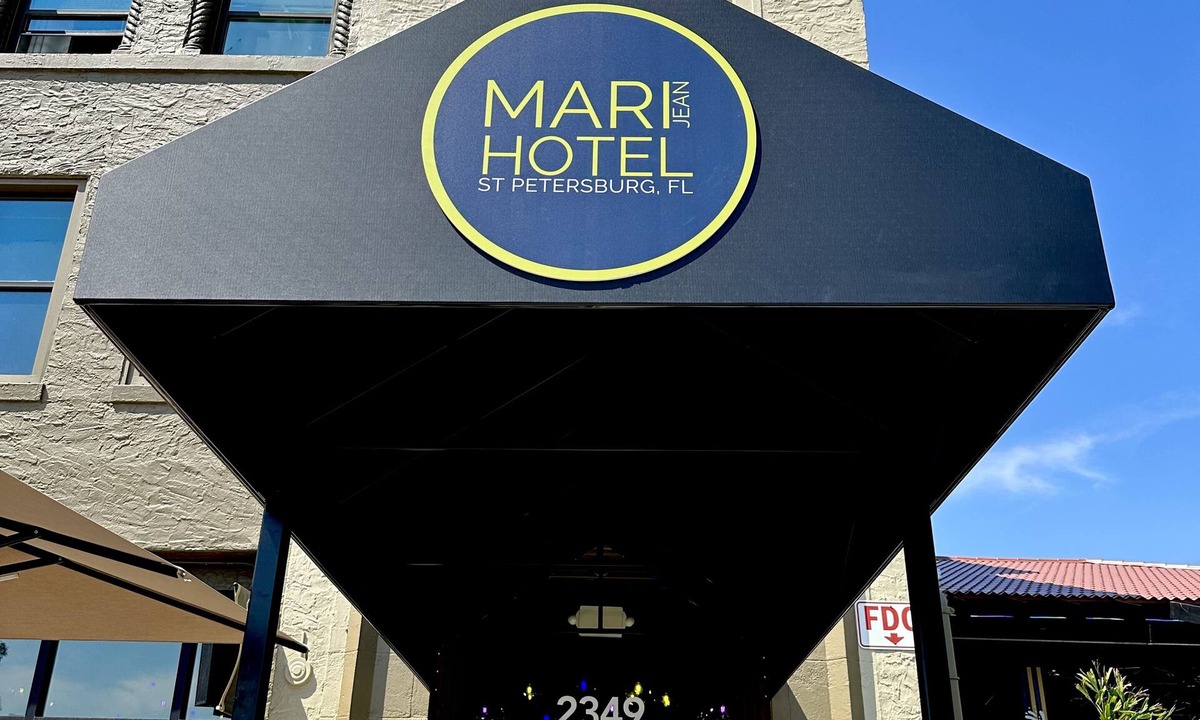Kenwood Hotel | Mari Jean Hotel - All Adults Welcome