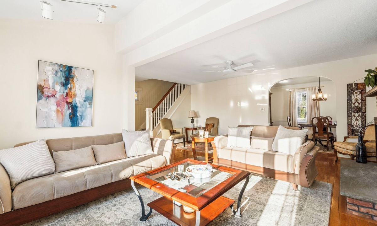 Hackensack House | Marvelous 3-bedroom Family Retreat Near NYC w/ Parking & Views
