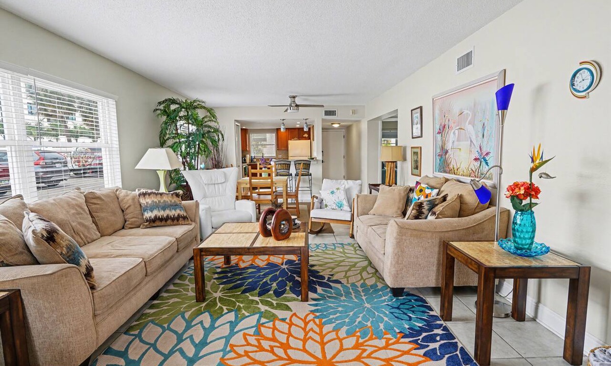 St. Petersburg Condo | Maximo Marina Condo Heated pool, Near Pass-a-Grille, Downtown & Eckerd