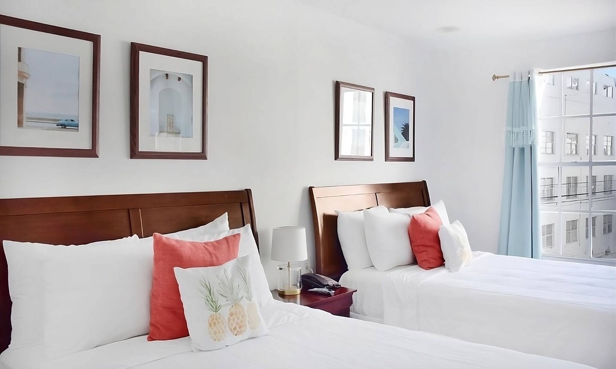 Flamingo/Lummus Hotel | Miami Beach Like it Should Be! Minutes From Lincoln Road and Ocean Drive!