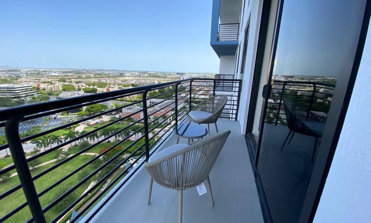 Doral Condo | Miami Chic 3Bed/3Bath Oasis