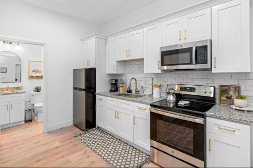 Tampa House | Midtown Retreat - Right Unit