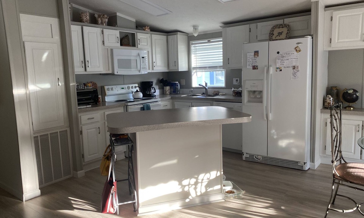 Fort Myers Beach Cottage | Minutes from Sanibel Island and Fort Myers Beach
