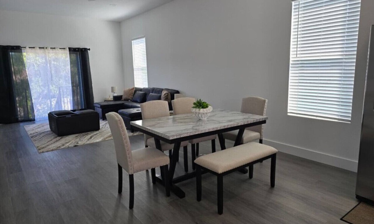 Spring Hill House | Minutes from Weeki Wachee 9211