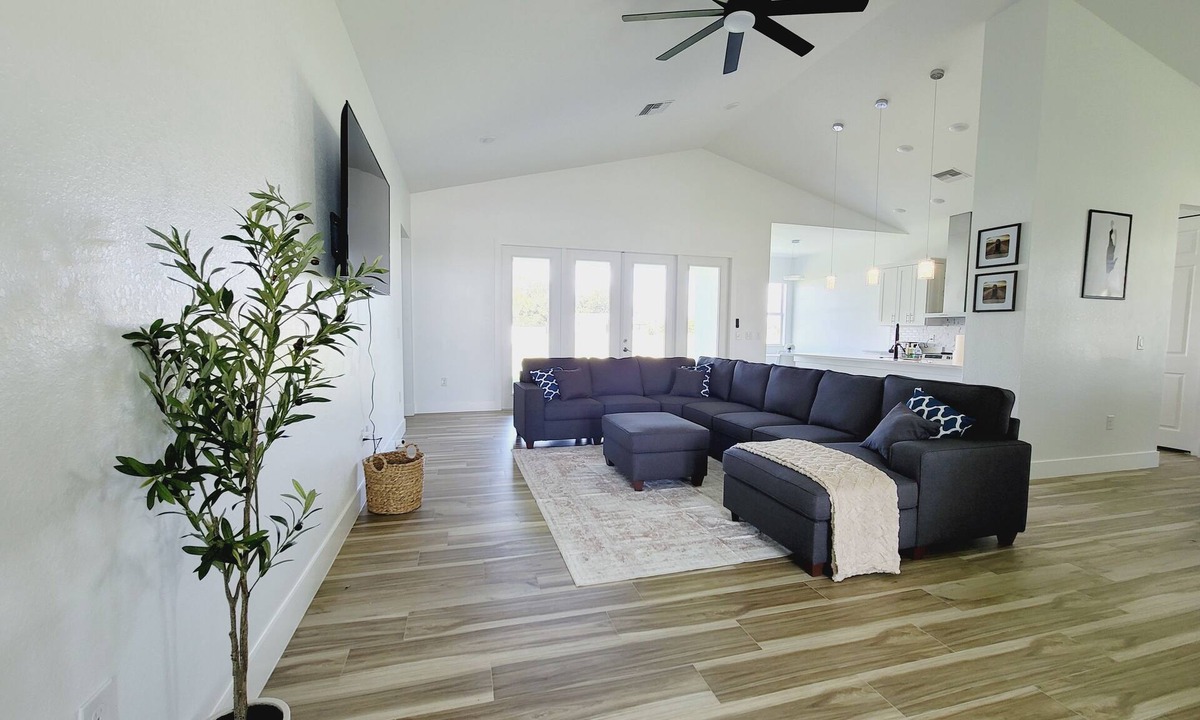 Highland House | Minutes to Sebring Raceway, Airport & Golfing