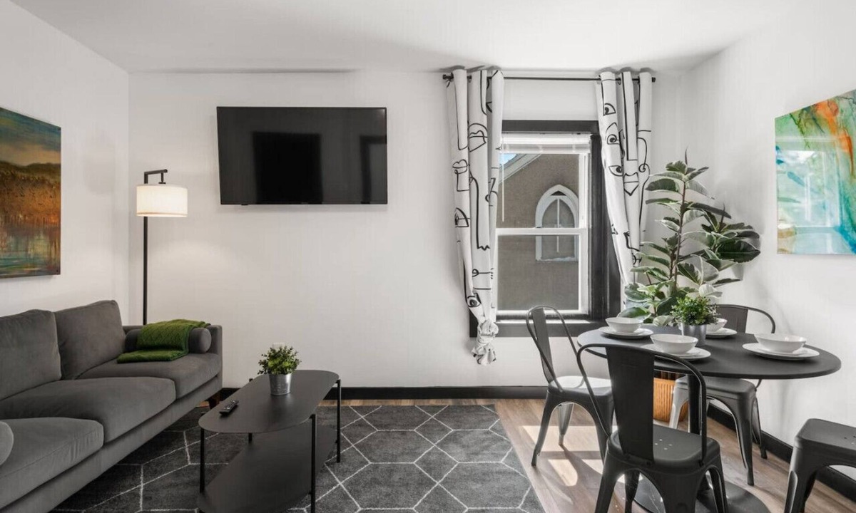 Penn-Knox Apartment | Modern 1BR Philadelphia Retreat Near Historic Sites + Free Parking