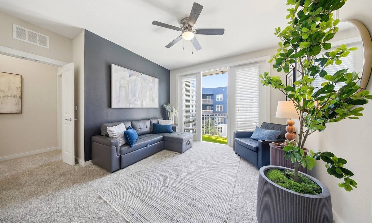 Courier City - Oscawana Apartment | Modern 2BR w/Pool + Pet-Friendly | Unit #18