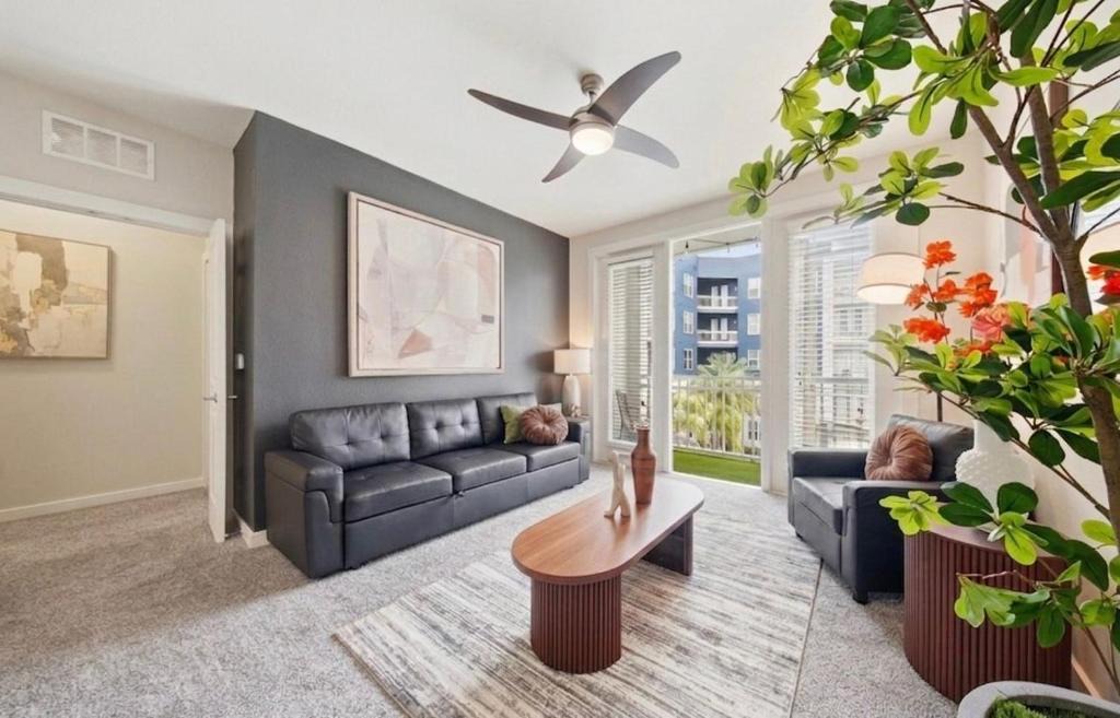 Courier City - Oscawana Apartment | Modern 2BR w Pool Pet-Friendly Unit #21