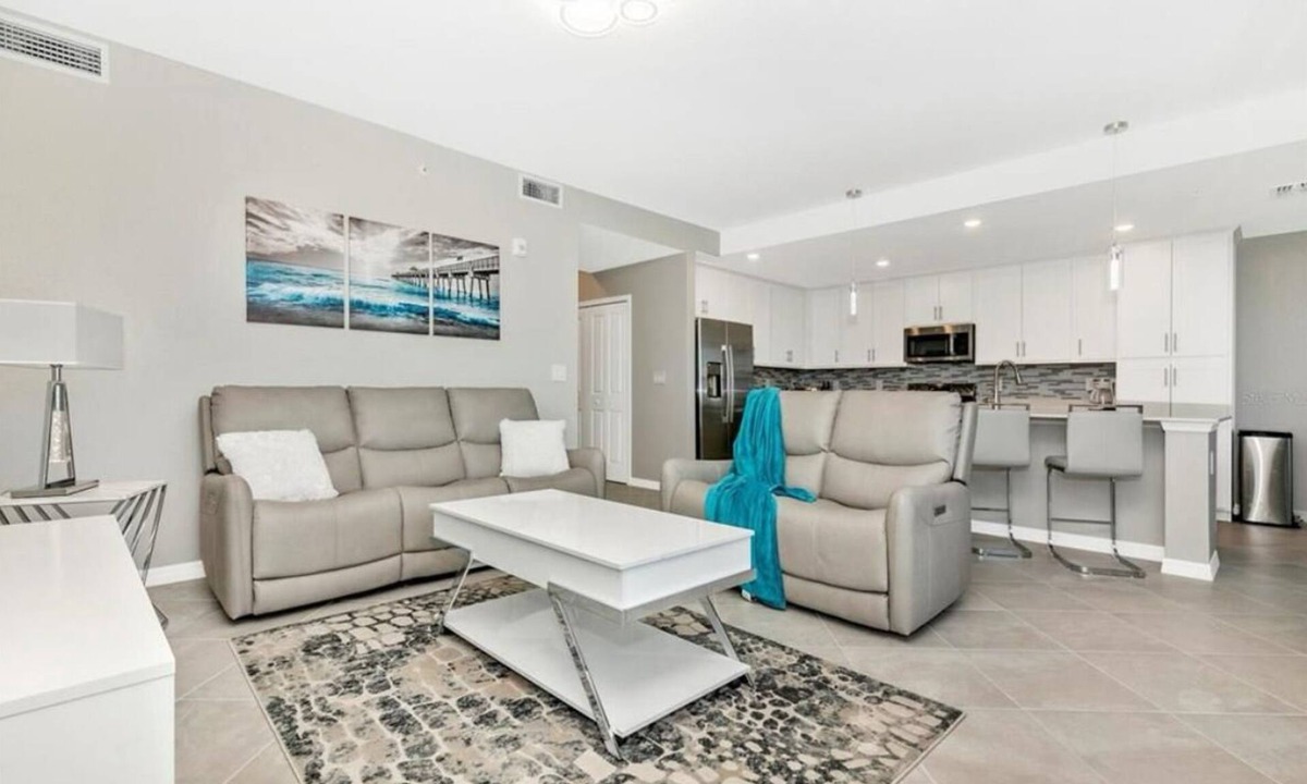 Venice Condo | Modern Brand New Luxury Condo in Wellen Park Golf & Country Club