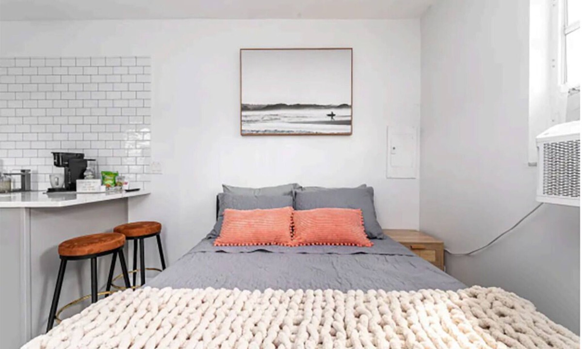 Lake Worth House | Modern Bright Studio Wifi , W/D,5 min to Beach