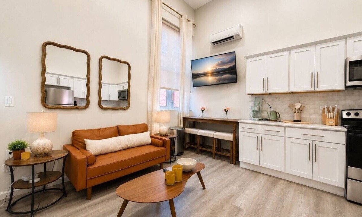 Mill River Apartment | Modern Loft near Yale and Wooster Square + Parking