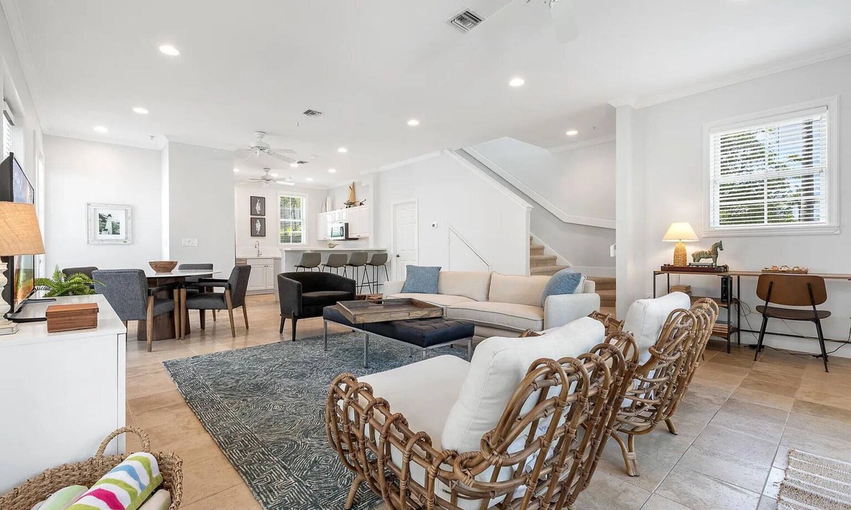Key West Villa | Modern Luxury Meets Island Privacy: Executive Villa on Exclusive Sunset Key