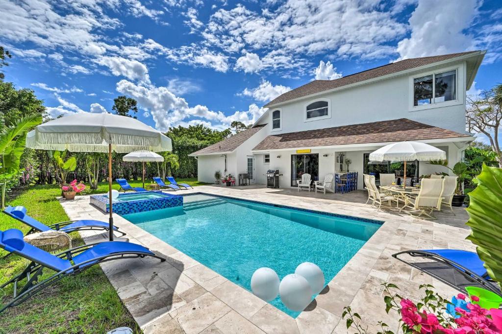Palm River Estates House | Modern Naples Oasis w/Saltwater Pool & Jacuzzi!