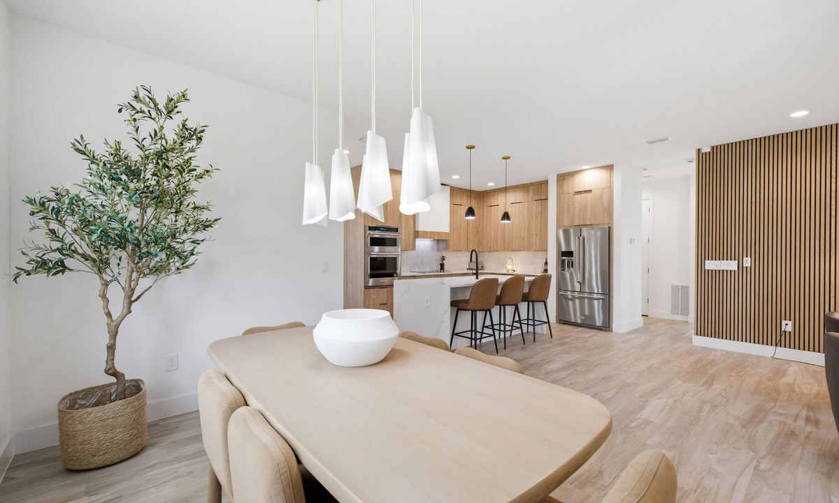 Riverside Heights House | Modern Spacious 4-bedroom 3 bathroom house in Riverside Heights