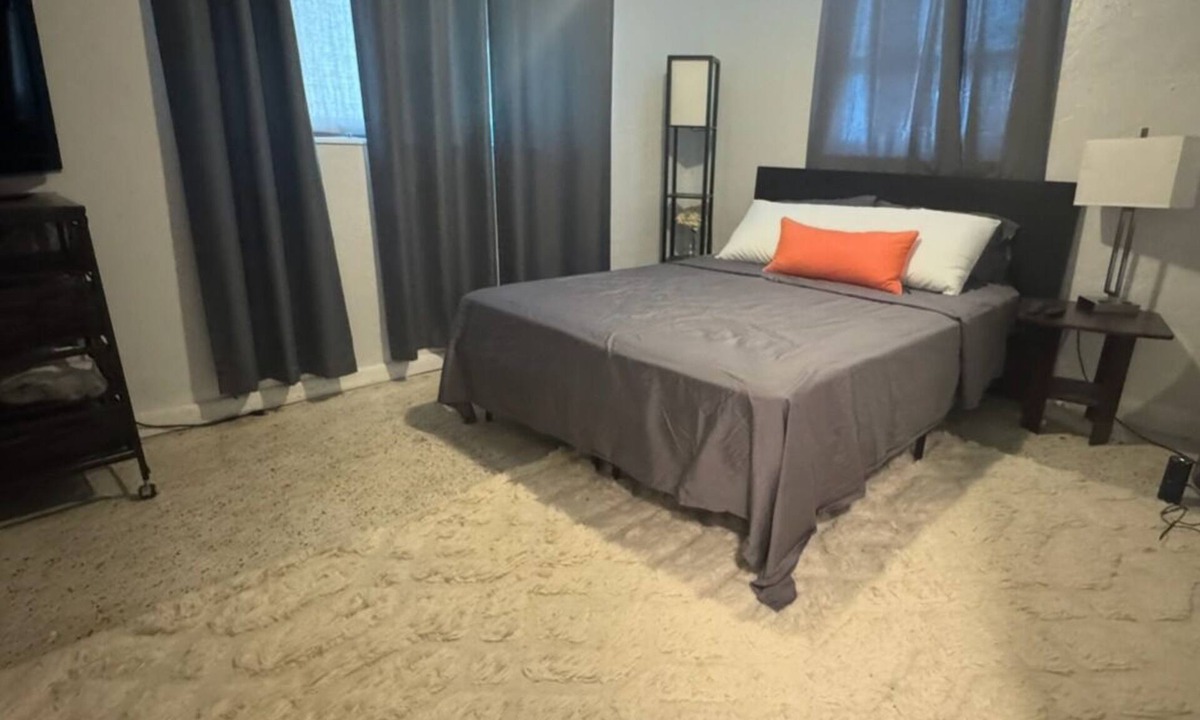 Tropic House | Modest 2 bedroom house in the heart of Melbourne