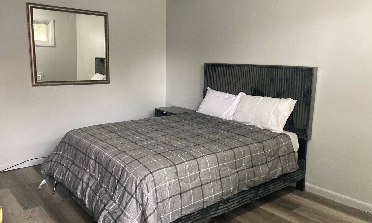 Dalton Hotel | Motel 81
