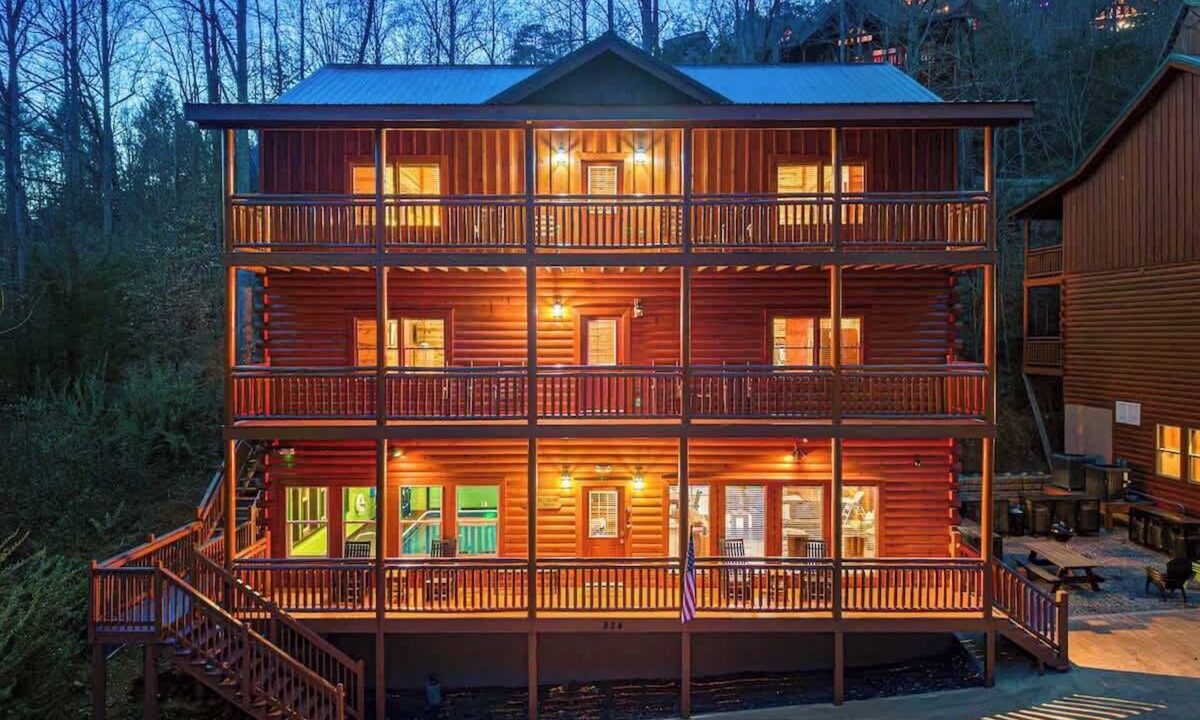 Gatlinburg - Pigeon Forge House | Mountain Views, Indoor Pool, Game Room, By Parkway, Six Bedroom Home Including Four King Suites, Hot Tub, Minutes to Dollywood, Gatlinburg & Great Smoky Mountains National Park, 24 Hr Hospitality