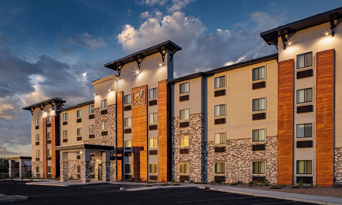 Deep Creek Hotel | My Place Hotel - Port Charlotte