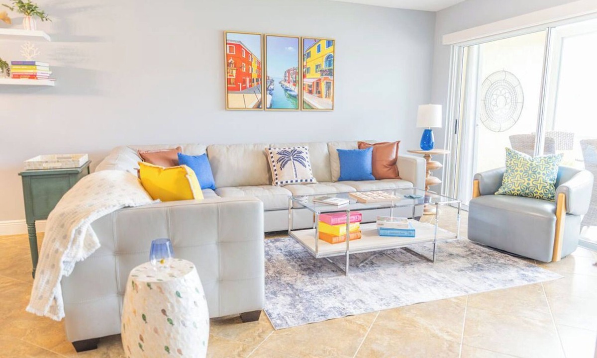 Imperial Golf Estates Condo | Naples Condo - 2BR/2BA, Lakefront Lanai, Heated Pool, Minutes to the Beach!
