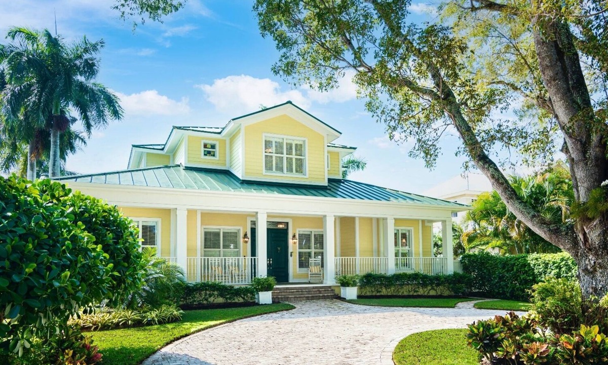 Old Naples House | NEAPOLITAN SKY - Key West Style Home in Olde Naples
