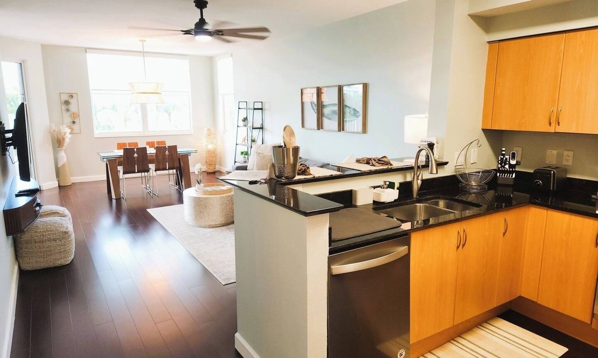 East Ocean Ave Condo | Nestled on the Intracoastal 1BR Minutes to Beach