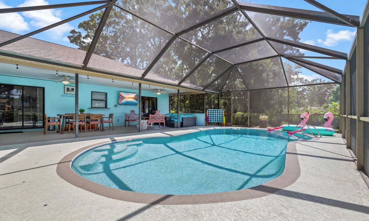 Palm Bay House | New! 4 Bedroom w/Private Heated Pool! Pool Table! 4 TVs