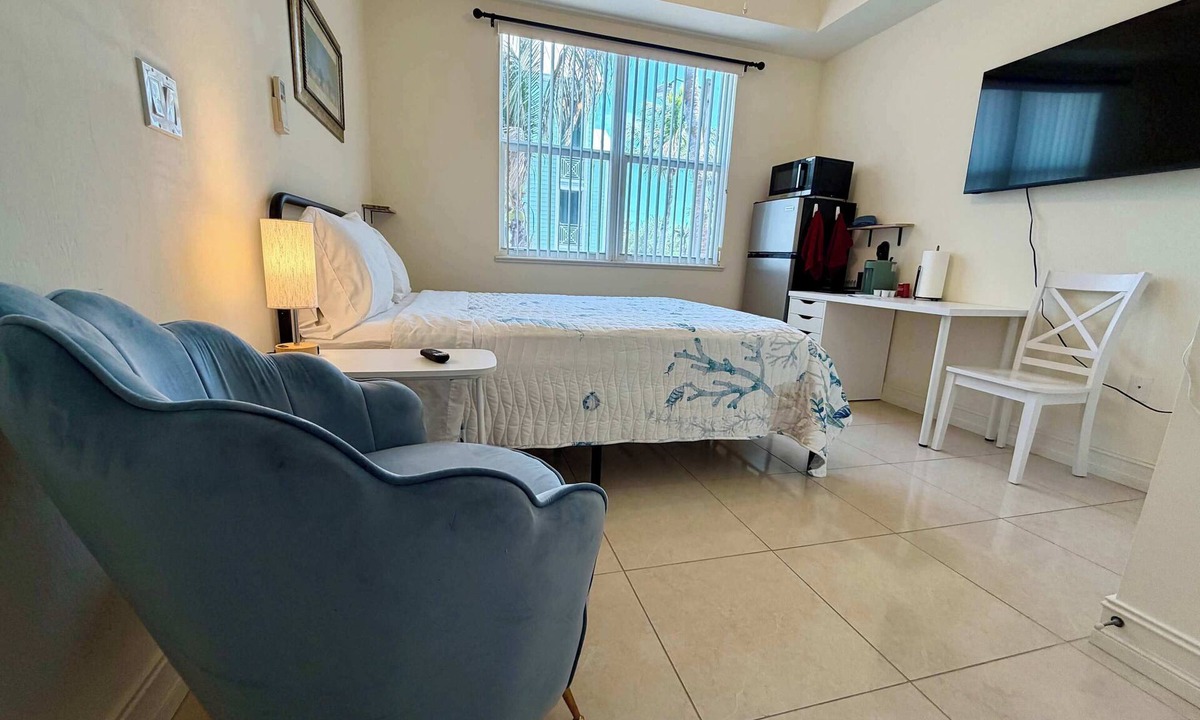Bonita Shores Apartment | NEW Bright Gulf-Side Queen Studio in Bonita Springs