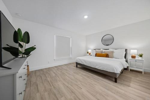 West Palm Beach House | New! Few minutes to Downtown, 10 to the Beach!