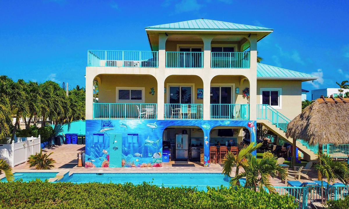 Marathon Villa | New Florida Keys Vacation Rentals- Beach House on Sombrero Beach Dock Pool 6 bed