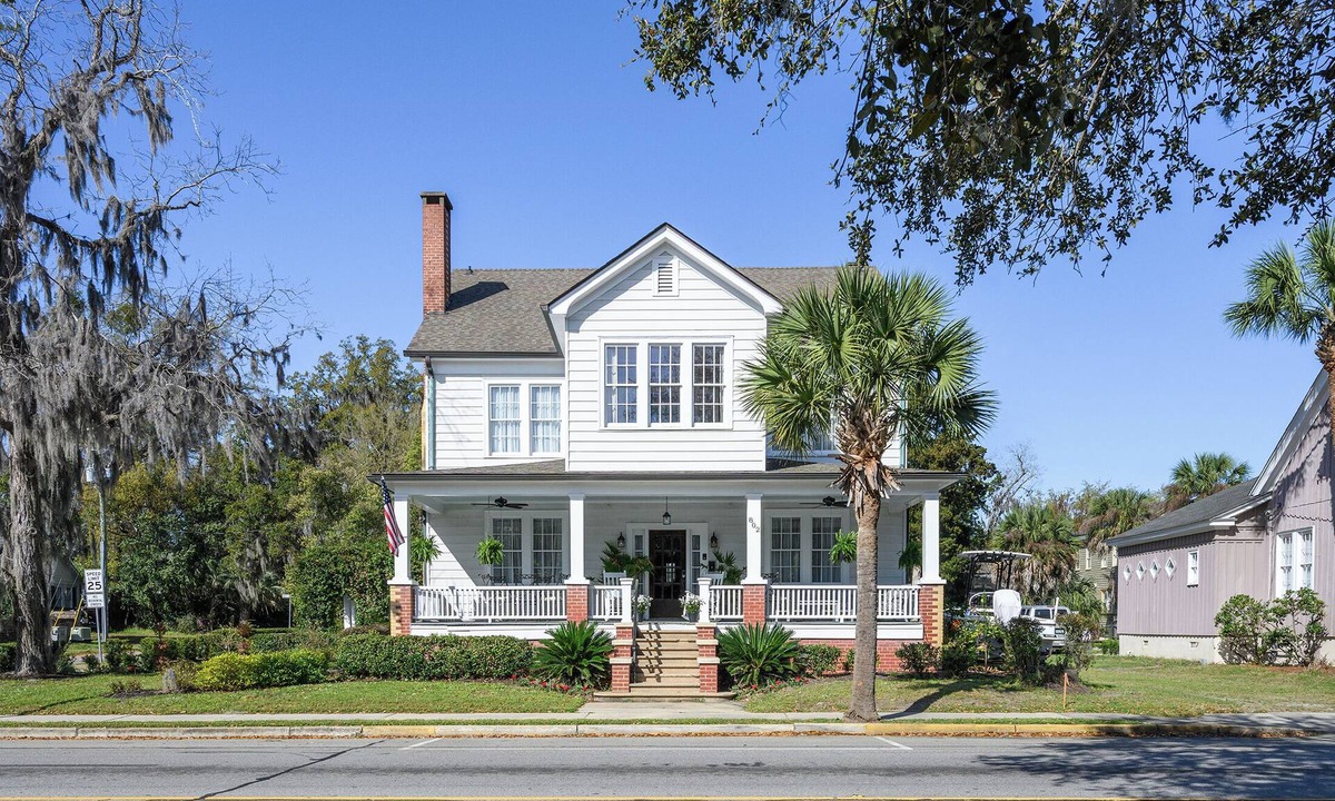 The Old Commons House | New Listing-Elegant Historic Beaufort Retreat – 4 Bedroom, 4.5 Bath