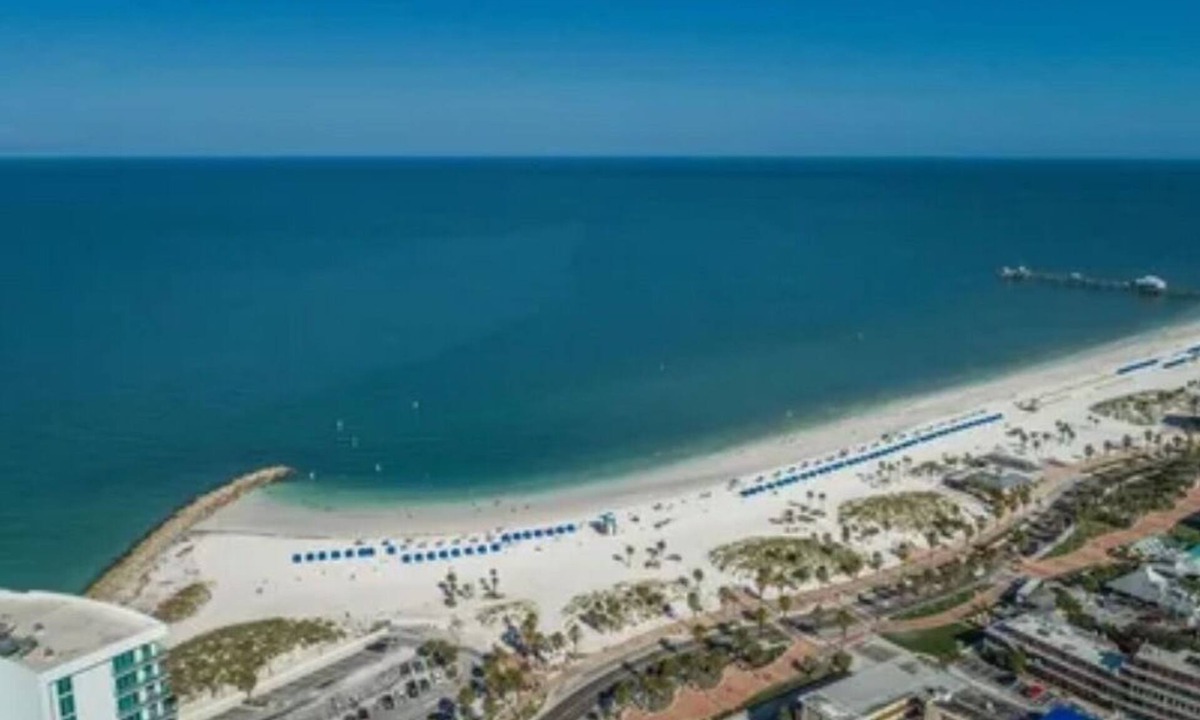 Island Estate House | NEW LISTING! Spacious 3 bd 3ba,Clearwater Bch Condo-8 min bike ride to beach!