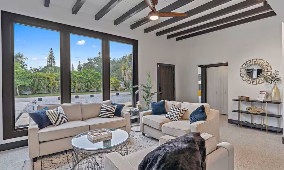 Indian Beach Sapphire Shores Villa | NEW Luxury 4/3 Home By Downtown, Beach & Keys