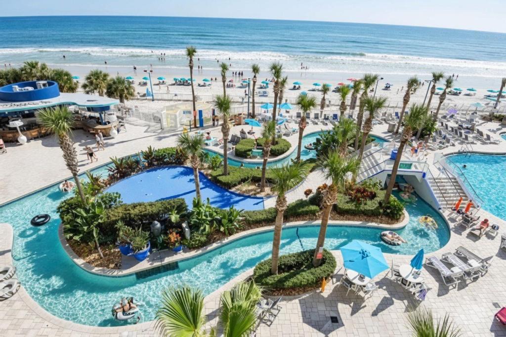 Brush - Stewarts Apartment | NEW Oceanfront Resort Condo Pool Beach