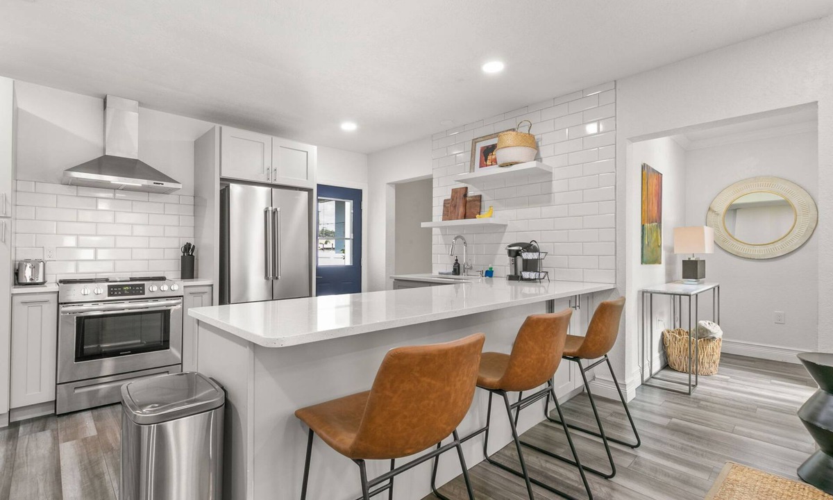 Courier City - Oscawana House | NEW Soho Home - Perfect Space for Families