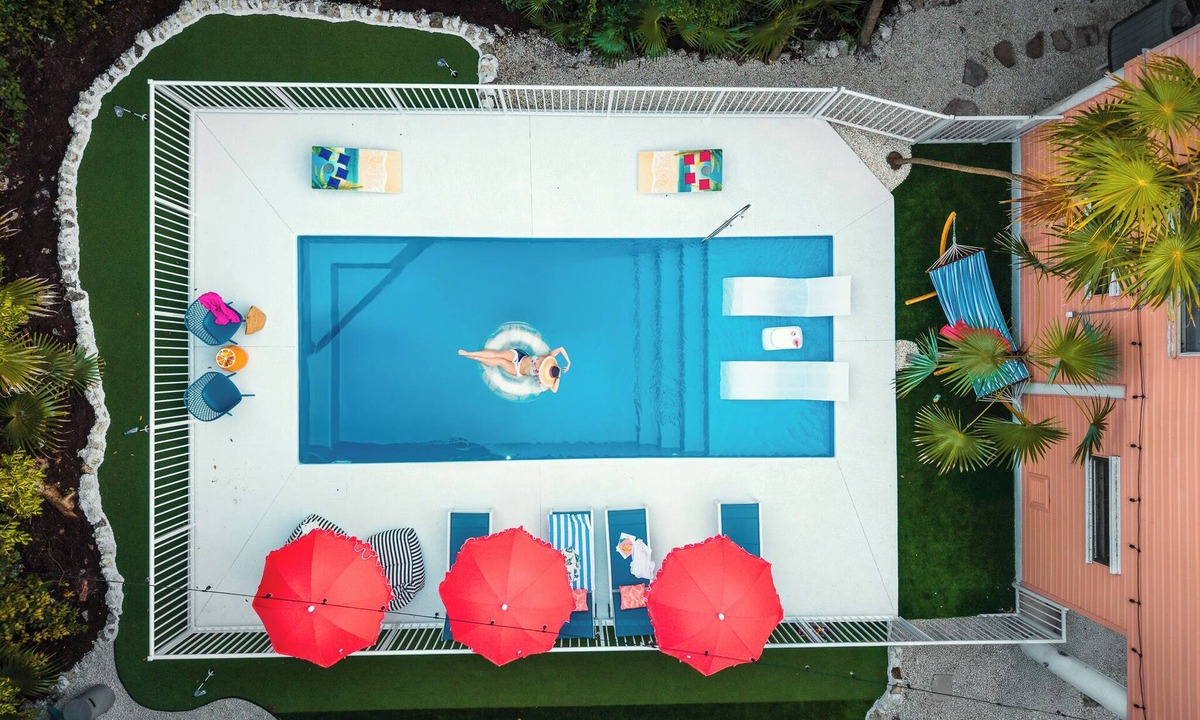 Marathon House | NEW!The Hideaway~Pool~Pickleball~Putt-Putt~Kayaks!