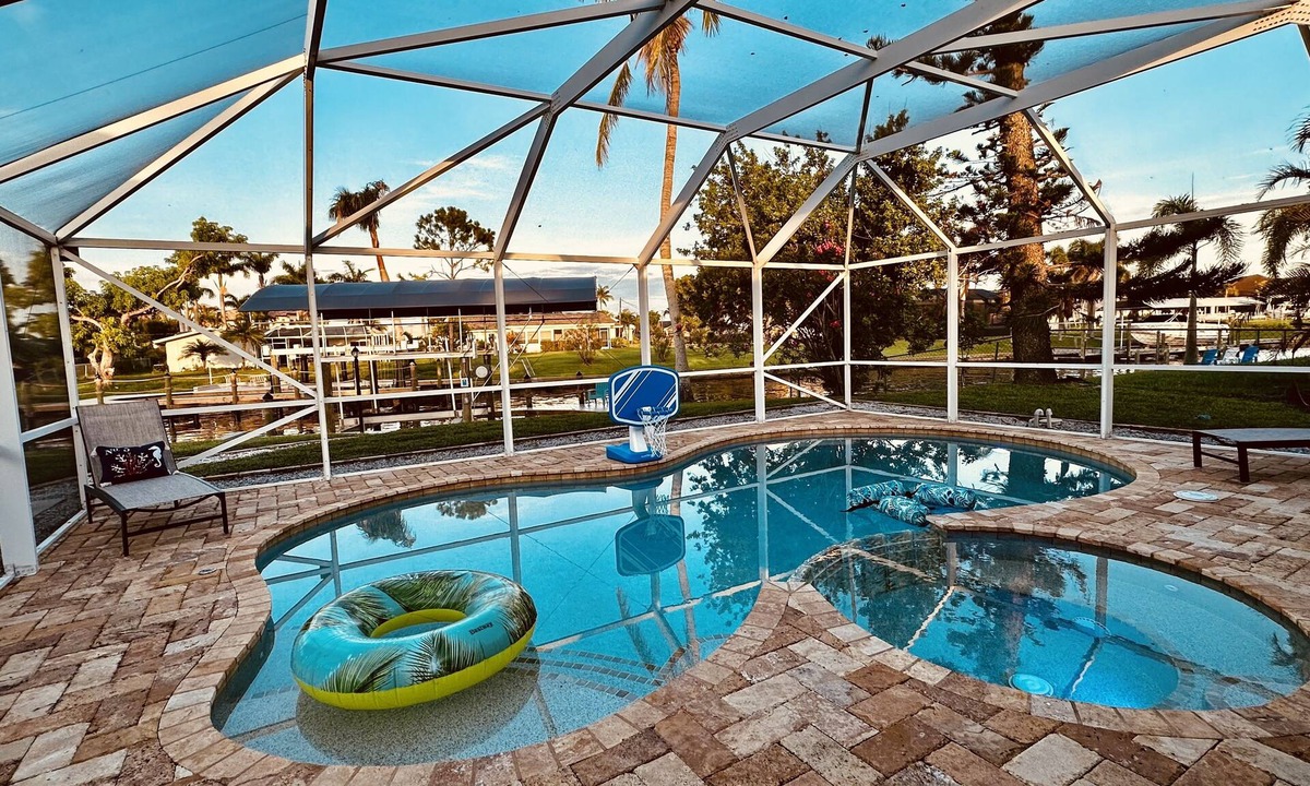 Yacht Club House | Newly remodeled waterfront pool house with quick 2 minutes access to gulf!