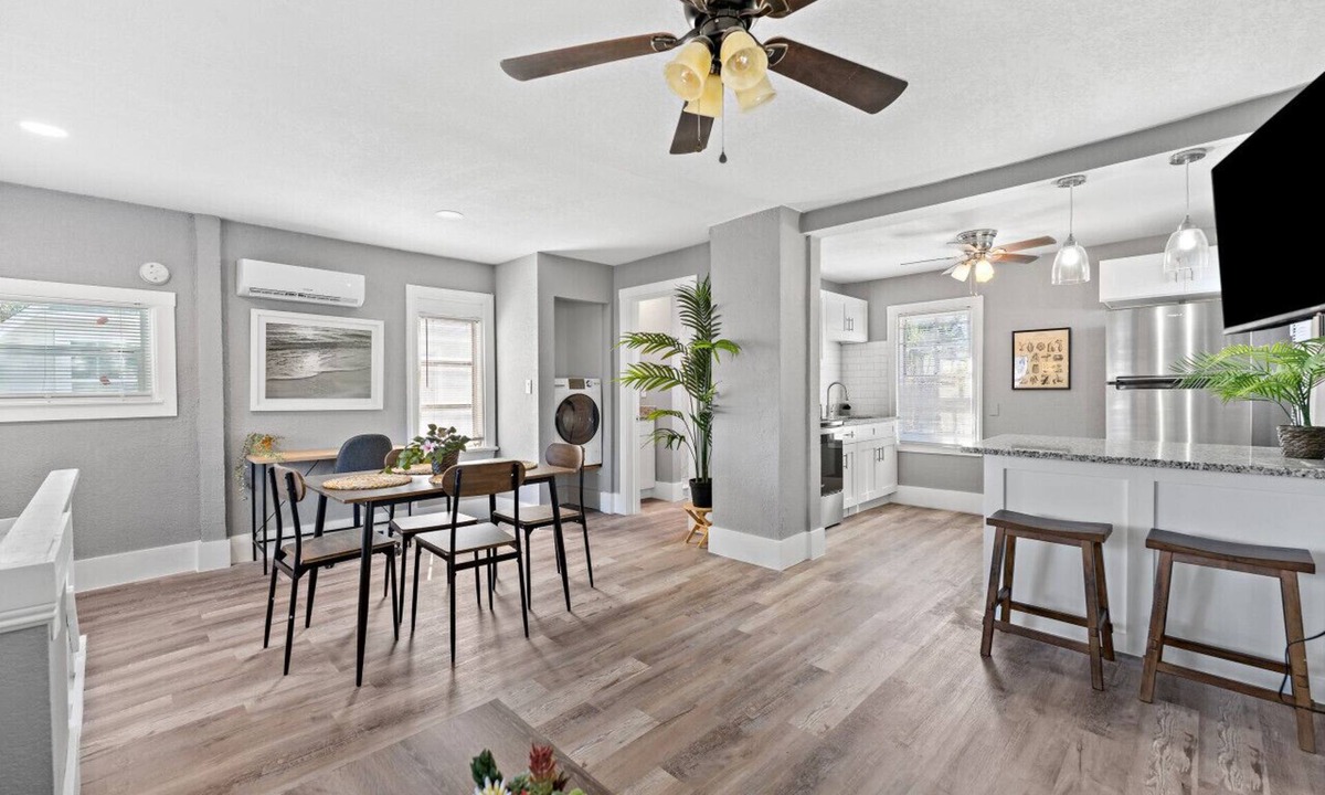 St. Petersburg House | Newly renovated 2/1 in the heart of St.pete