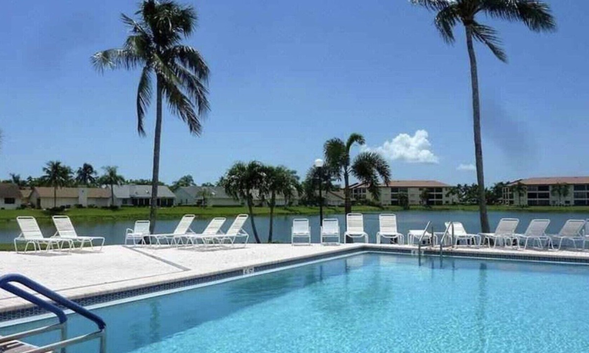Iona Condo | Newly Renovated and Near Beaches Cinnamon Cove Gated Community