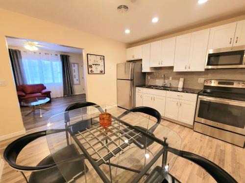 Ridge Wood Heights Apartment | Newly renovated cozy and modern 2 bed. appartment