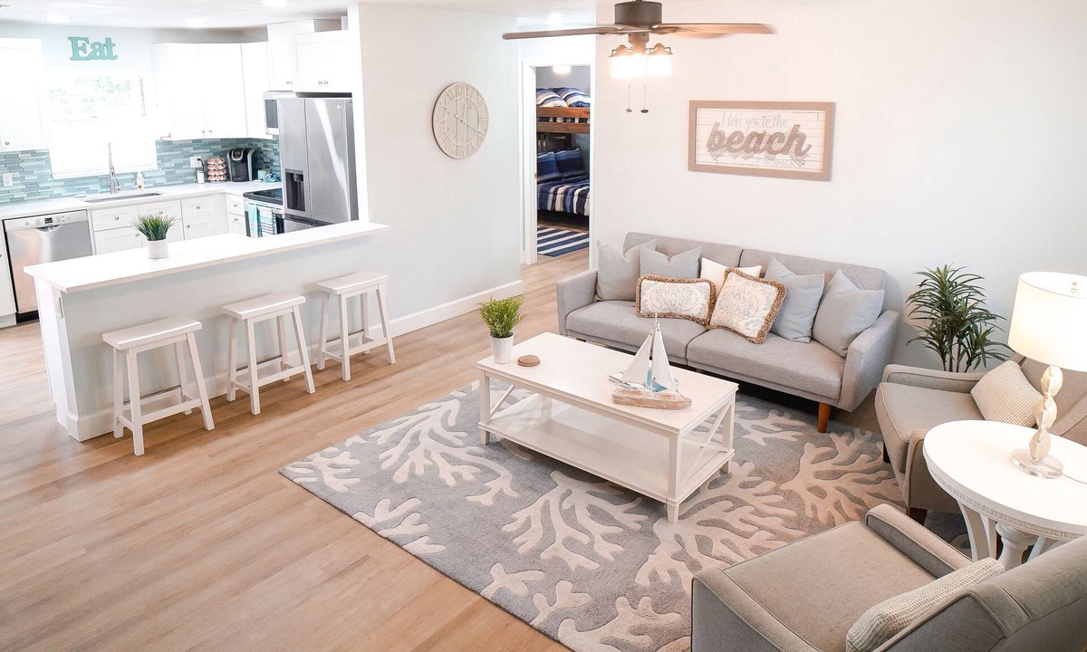Jensen Beach House | Newly Renovated & Spacious 3BR Family-Friendly Home by Downtown & Beach