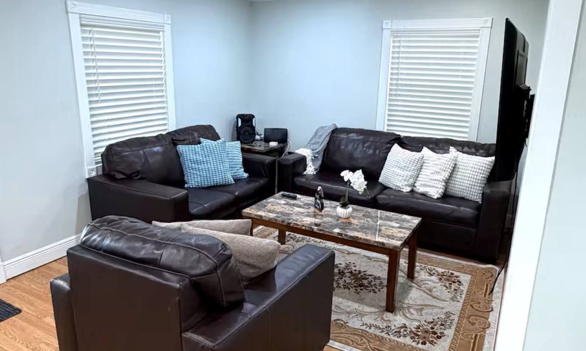 Temple Crest House | Next to Busch Gardens - 3BD/2BA - 6PPL