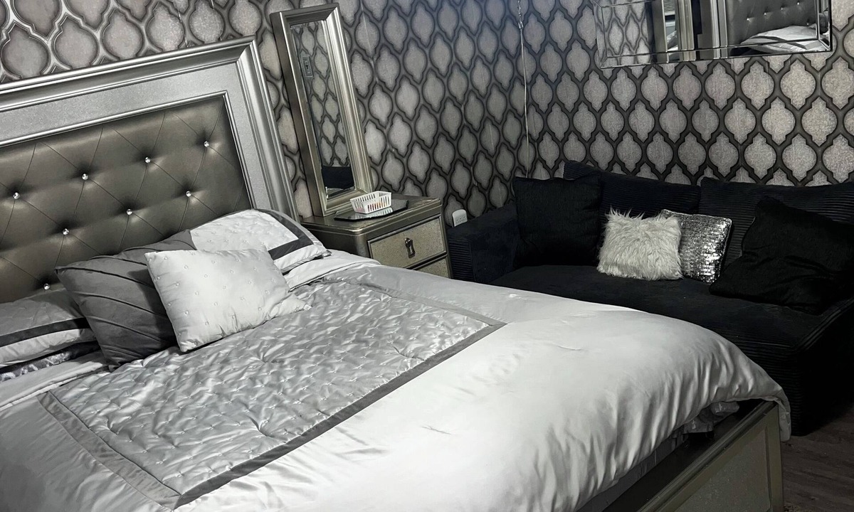 Southeast Yonkers House | Nice Cozy Room By Empire City Casino And Cross County Shopping Center