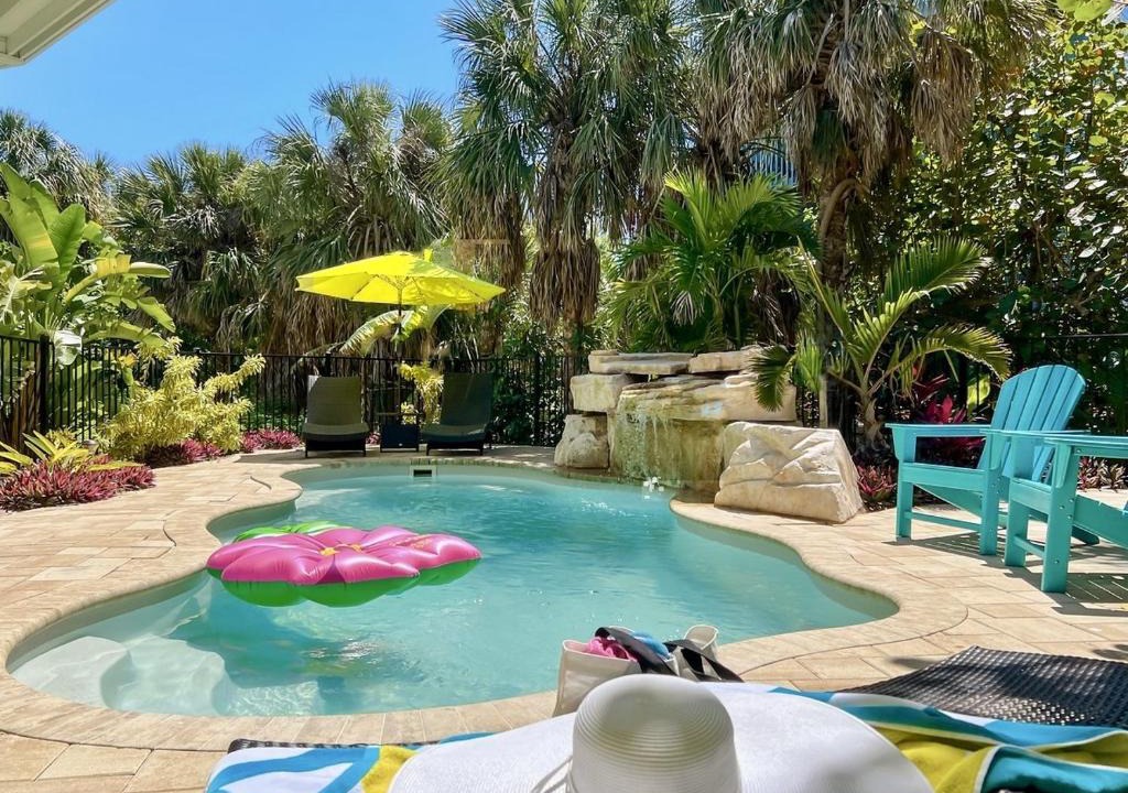 North Captiva House | North Captiva-Pool w Waterfall & Swing Bar, Bikes