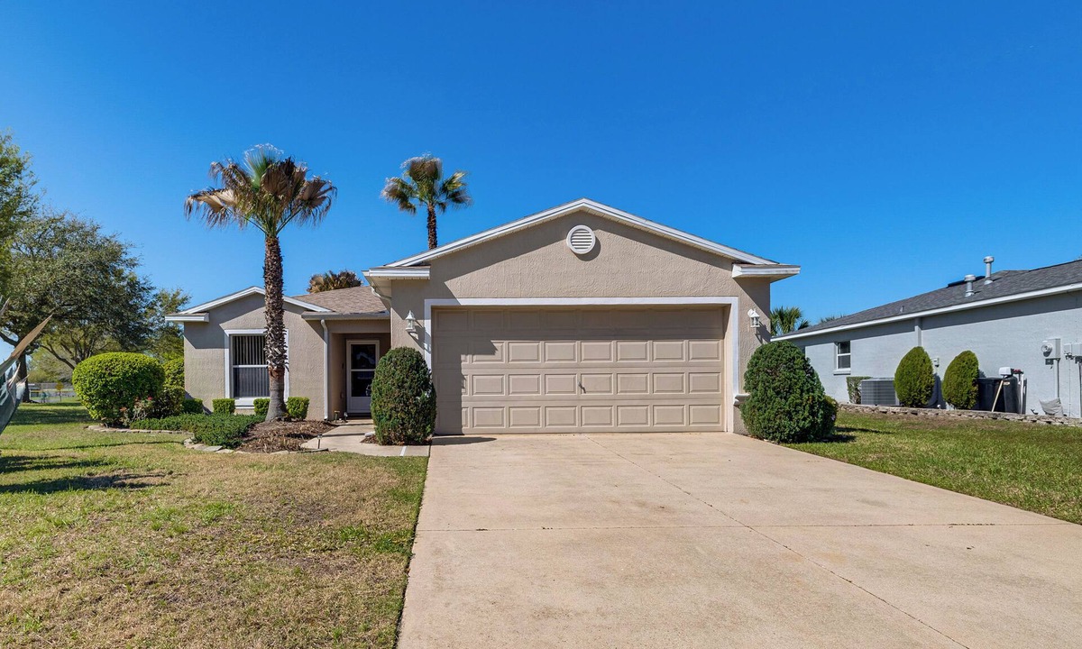 Ocala House | Ocala Home w/Screened-In Porch & Community Perks!